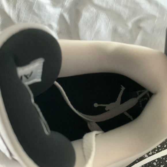 Jordan 4 military black
